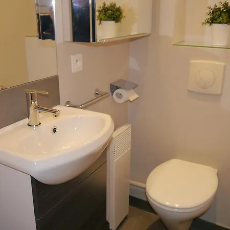 Studio For 3 In The Center Of Daire Paris