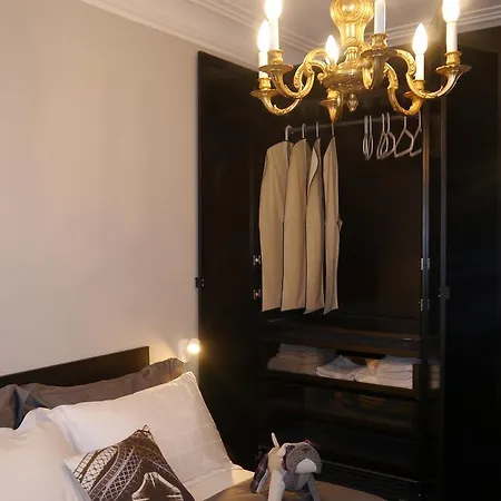 Studio For 3 In The Center Of Daire