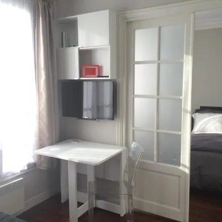 Studio For 3 In The Center Of Lejlighed *